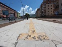 Engelliler için klavuz yol